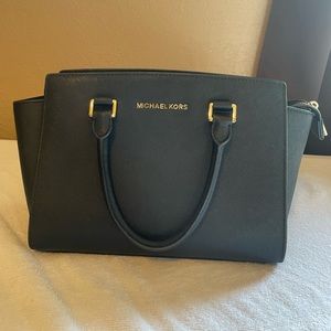 Michae Kors Purse